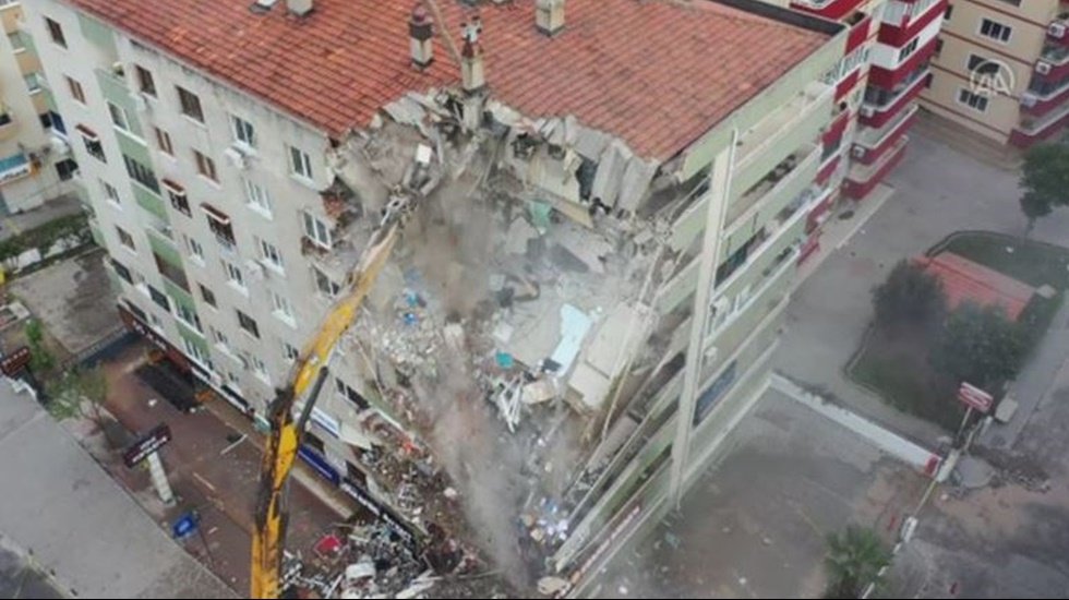 "Deprem mağdurlarının bu şartlarla ev sahibi olması hayalden &ouml;teye gitmez"