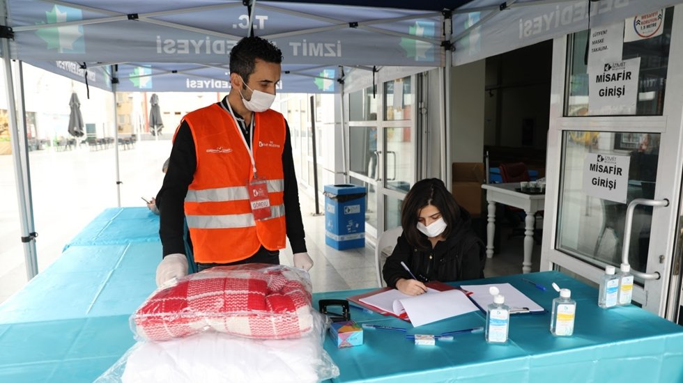 İzmitlilerden İzmirlilere yardım eli