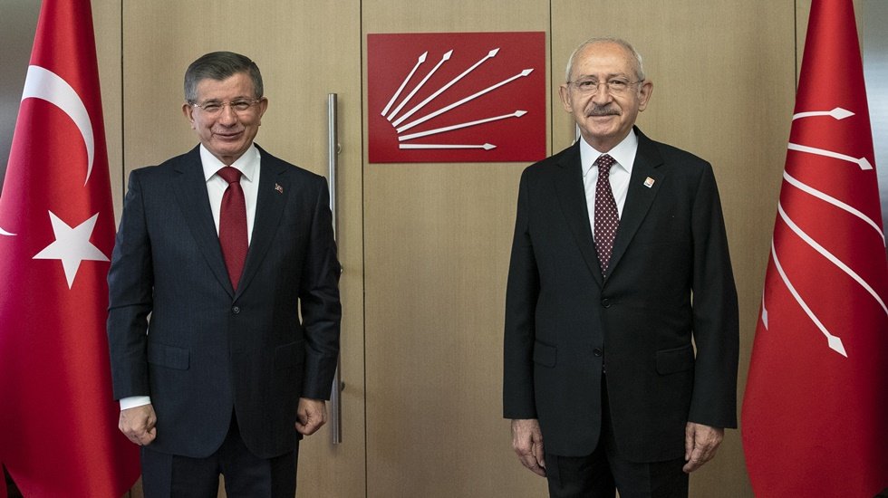 Davutoğlu: Bu sağ se&ccedil;men CHP&rsquo;ye oy vermez