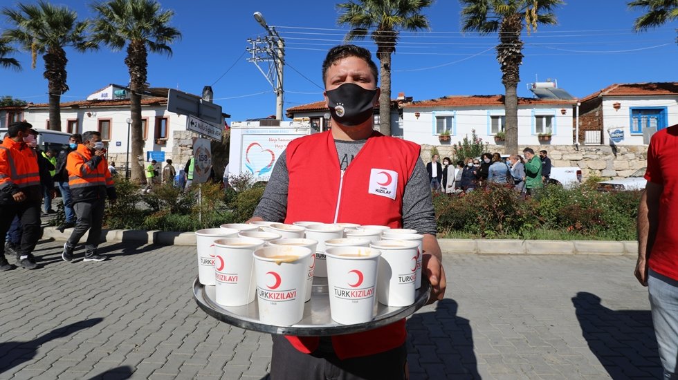 Kızılay&rsquo;dan depremzedelere dev hizmet&hellip;! &ldquo;Sıcak Yemek&rdquo;