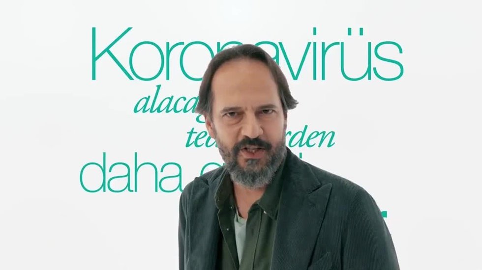 Koronavir&uuml;s kamu spotunda yer alan oyuncu koronavir&uuml;se yakalandı