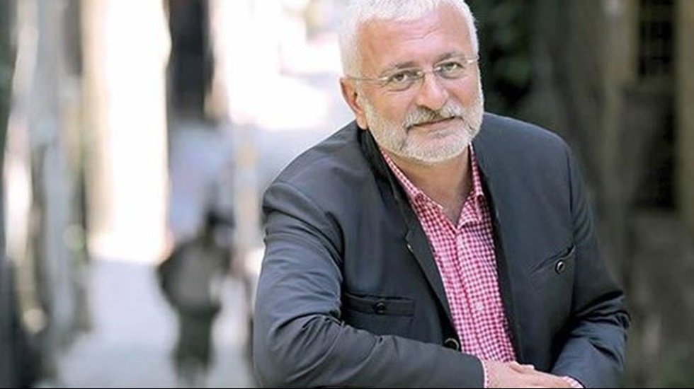Koronavir&uuml;se yakalanan Onur Akın hastaneye kaldırıldı