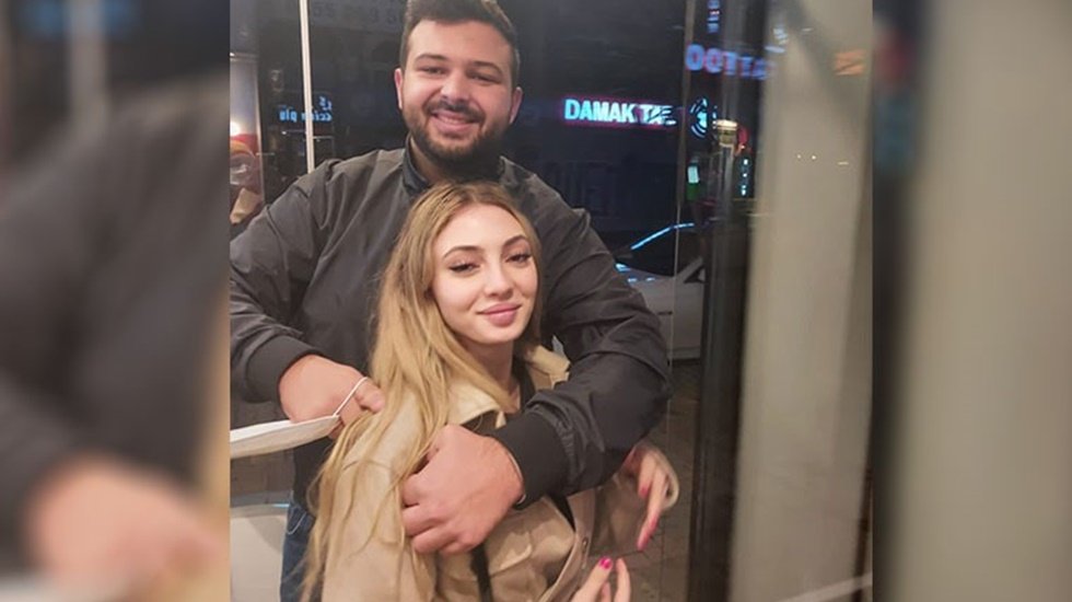 Maskesiz turist &ccedil;ifte polisten ceza