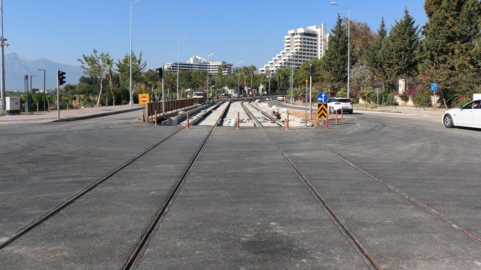Raylı Sistem &ccedil;alışmaları Falez Kavşağı&rsquo;nda&nbsp;