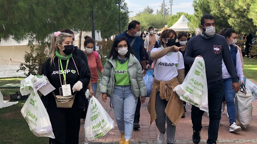Sivil Toplum Kuruluşları, afetlerin a&ccedil;tığı yaraları sarabilmek i&ccedil;in &lsquo;g&uuml;&ccedil; birliği̇&rsquo; yaptı
