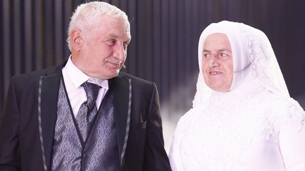 64 yaşındaki Kadriye teyze gelinlik giydi