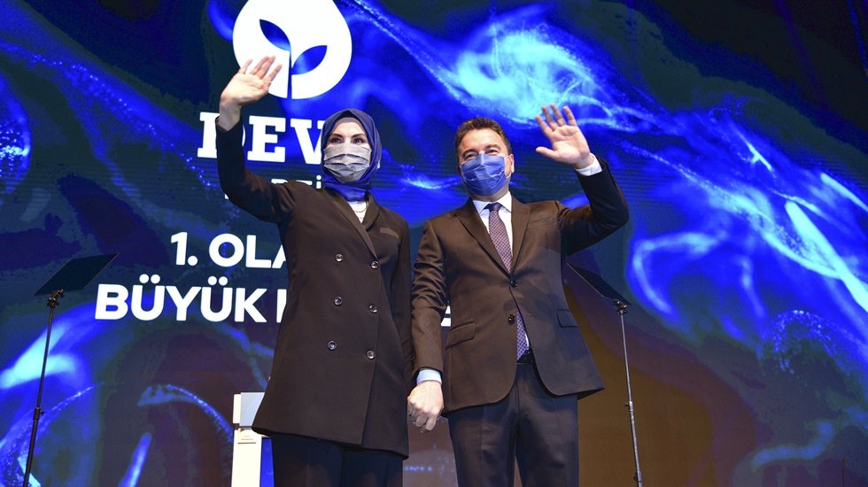 Babacan: &lsquo;Bir insanın keyfi kararlarının &uuml;st&uuml;nl&uuml;ğ&uuml;ne biat ediliyor&rsquo;