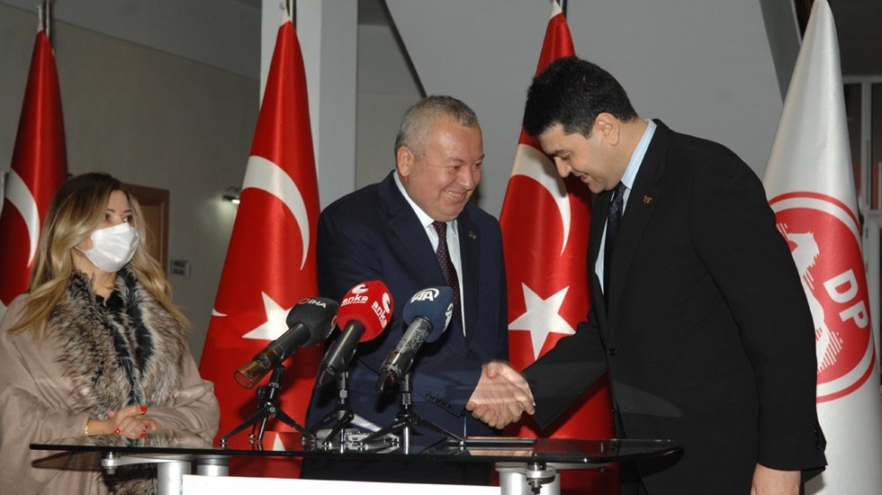 Cemal Enginyurt, Demokrat Parti&rsquo;ye resmen katıldı