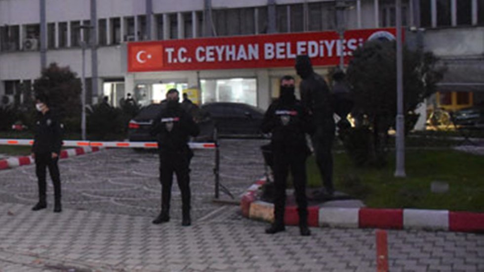 Ceyhan Belediyesi&rsquo;ne &lsquo;r&uuml;şvet&rsquo; operasyonu&hellip;