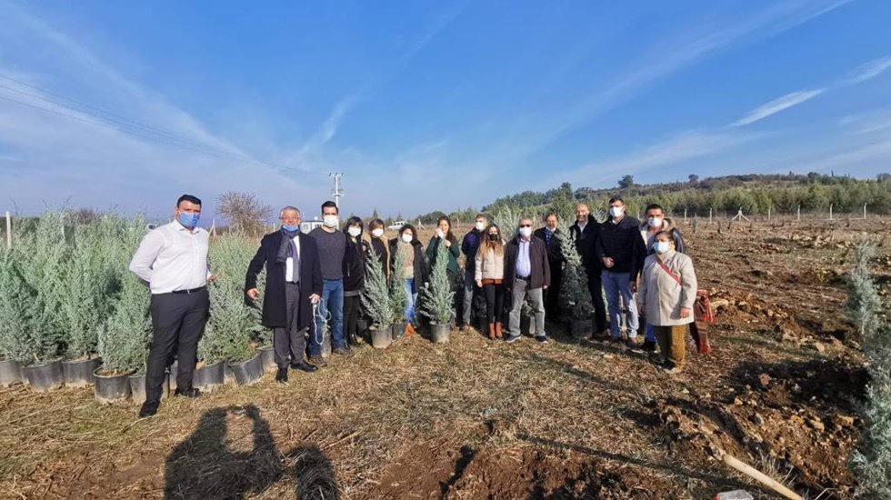 Her çocuk adına bir fidan