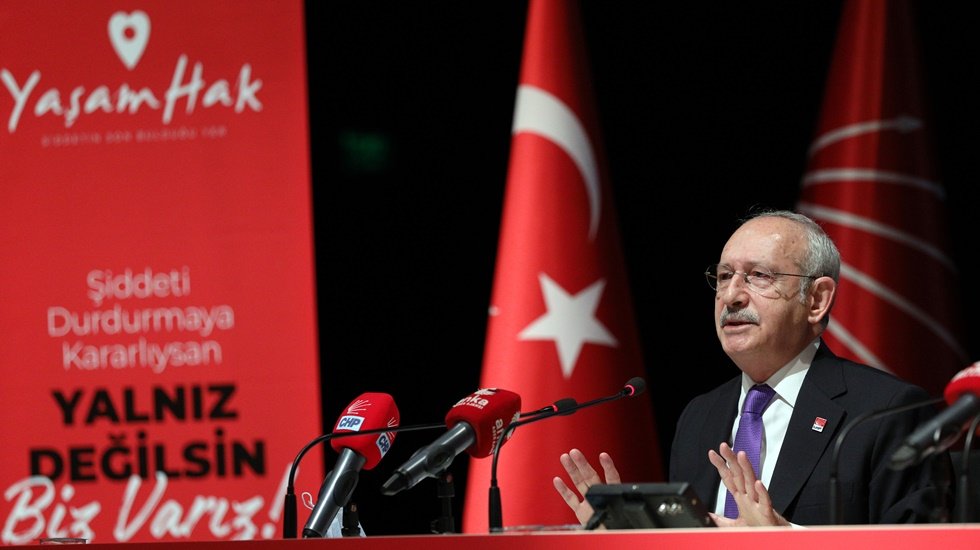 Kılı&ccedil;daroğlu&rsquo;ndan kadınlara: birleştiğiniz takdirde deviremeyeceğiniz iktidar yok