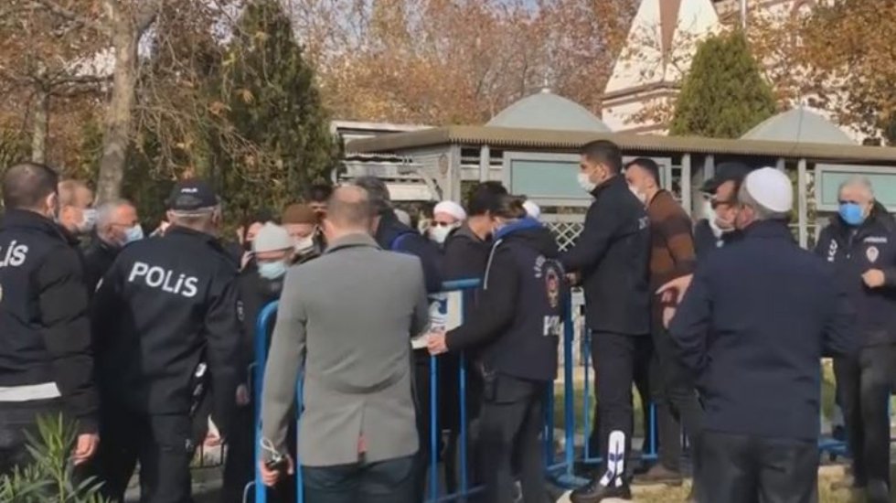 Korona tedbirleri tarikat mensuplarına uygulanmadı