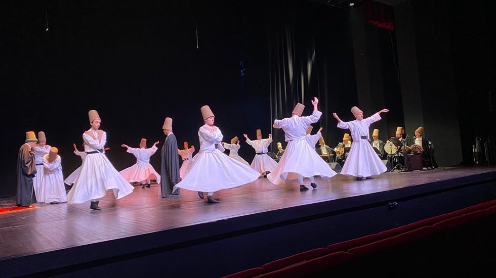 Mevlana, Şeb-İ Arus kadın semazenlerin de katılımıyla anıldı