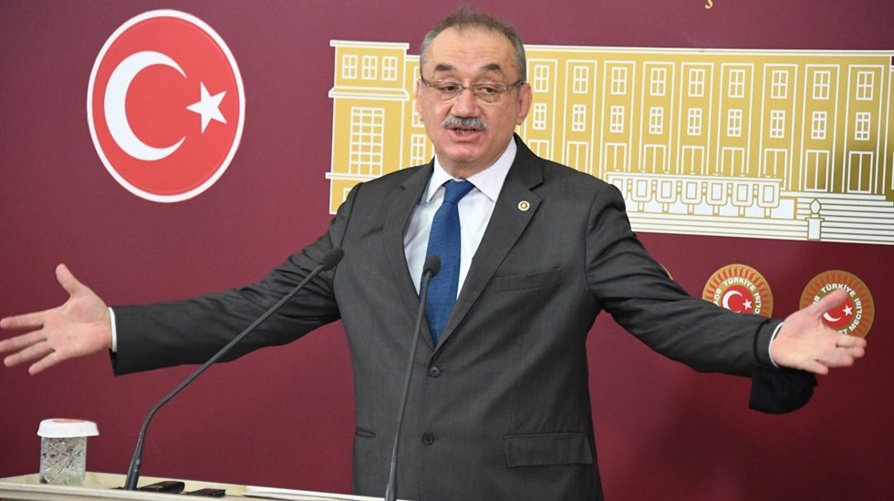 "Se&ccedil;ime giderken se&ccedil;im kanununu değiştiren b&uuml;t&uuml;n iktidarlar kaybetmiştir&rdquo;.