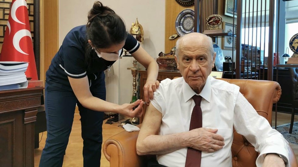 Bah&ccedil;eli aşı oldu&hellip;