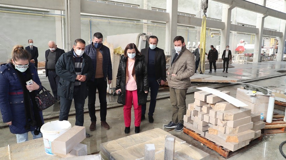 Başkan H&uuml;rriyet, &uuml;r&uuml;nleri &uuml;retim yerinde bizzat kendi inceledi&nbsp;