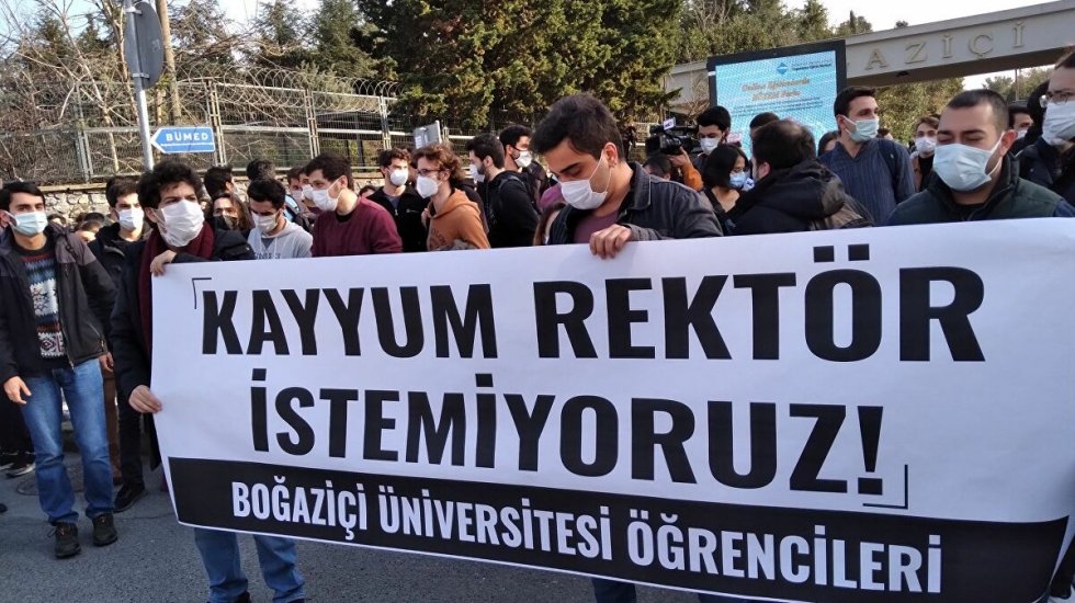Boğazi&ccedil;i kurumsal iletişim ofisinden &ouml;ğrencilere tehdit: Mezun kartlarınızı iptal ederiz
