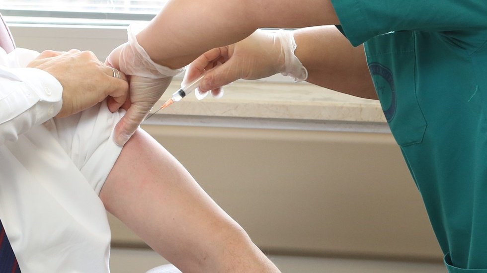 Yanlışlıkla 4 doz korona aşısı yaptılar! İnceleme başlatıldı