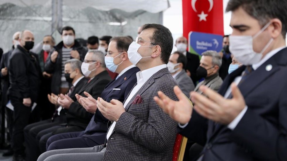 İmamoğlu&rsquo;ndan Diyanet&rsquo;e Boğazi&ccedil;i Eleştirisi: &ldquo;7/24 siyasete devam ediyorlar&rdquo;