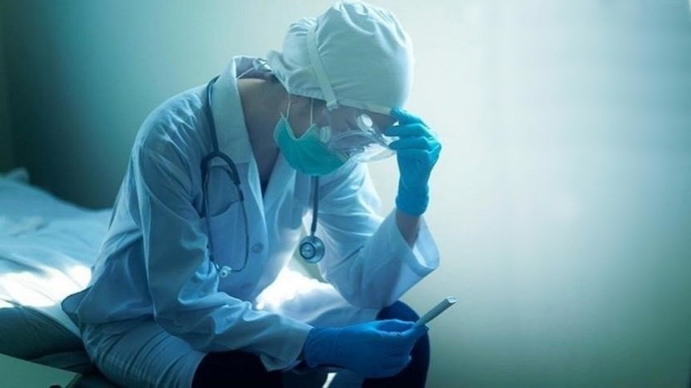 DS&Ouml;: D&uuml;nya genelinde en az 115 bin sağlık &ccedil;alışanı Koronavir&uuml;s nedeniyle hayatını kaybetti
