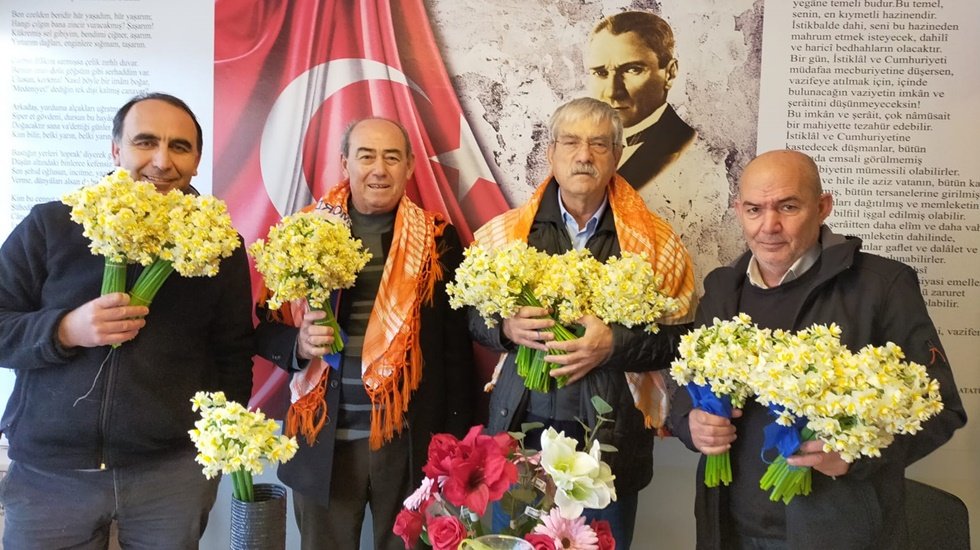 Narcissus'un benzeri g&uuml;zellikte nergis &ccedil;i&ccedil;ekleri yetişen topraklar