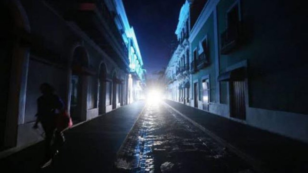 Pakistan karanlığa g&ouml;m&uuml;ld&uuml;! Elektrik yok, Hava Kuvvetleri alarmda...