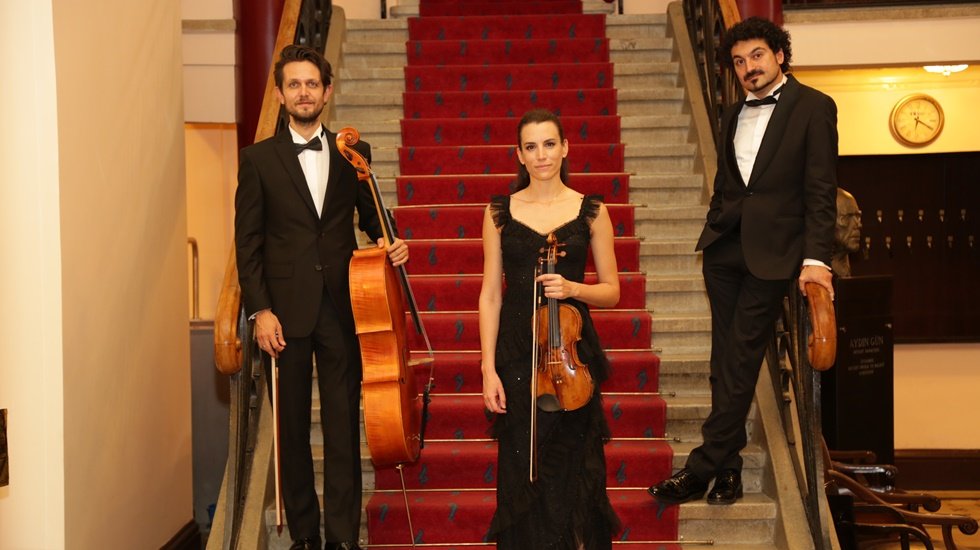 S&uuml;reyya Operası Beste Yarışması&rsquo;nın kazananları &ldquo;Piyanolu &Uuml;&ccedil;l&uuml;ler&rdquo; alb&uuml;m&uuml;nde bir araya geldi