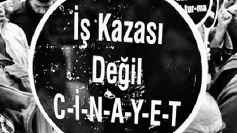 1 ton 200 kilo iplik balyasının altında kalan iş&ccedil;i hayatını kaybetti!