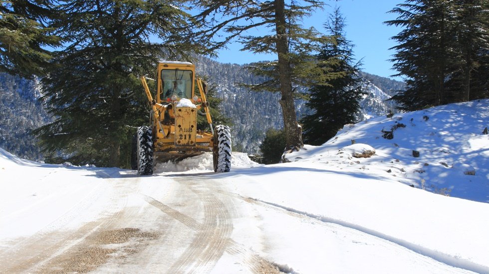 Antalya&rsquo;da kar-kış mesaisi devam ediyor