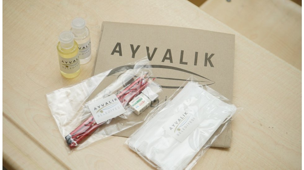 Ayvalık&rsquo;ta k&ouml;y okullarında y&uuml;z y&uuml;ze&nbsp;eğitim &ouml;ncesi dezenfeksiyon