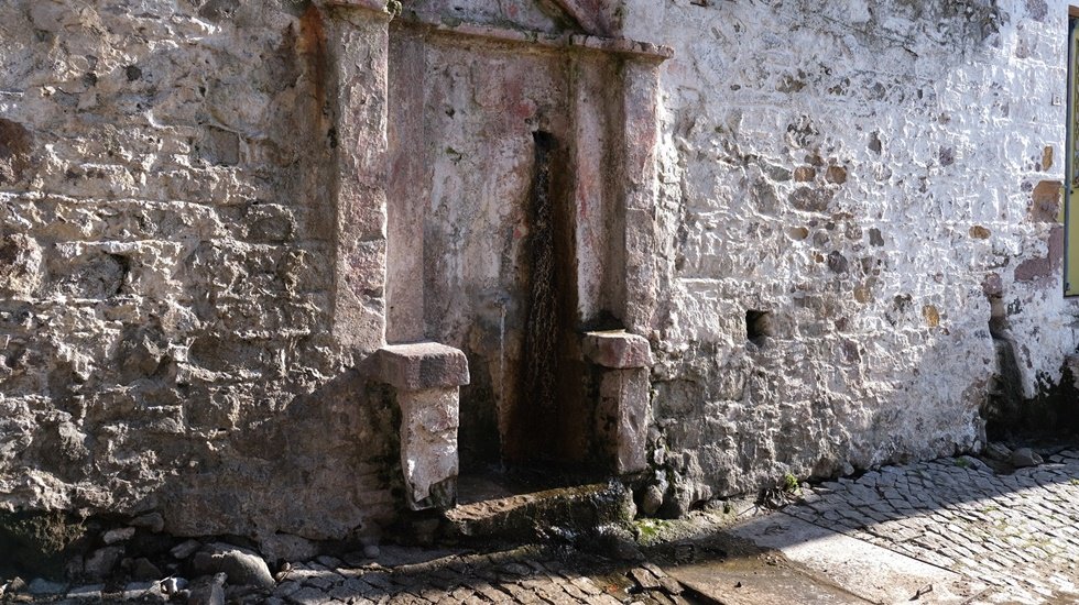 Ayvalık&rsquo;ta tarihi sokak &ccedil;eşmelerinden su akmaya başladı