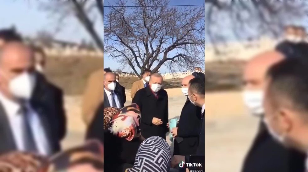 Bir kadın yurttaş Erdoğan'a &lsquo;A&ccedil;ım ben, a&ccedil;ım&rsquo; diye seslendi