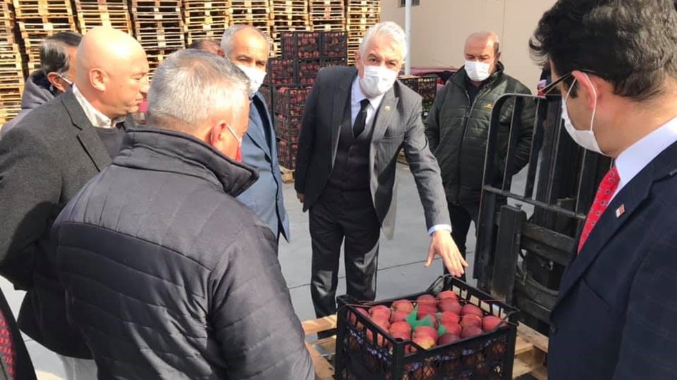 Elmanın fiyatı 700 metrede dört kat artıyor