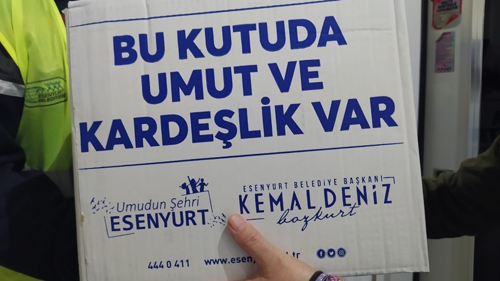 Esenyurt’ta 60 bin gıda kolisi dağıtılmaya başlandı