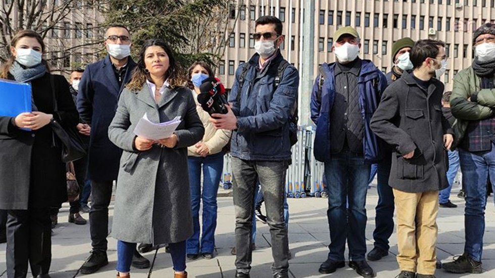 Gazetecilere y&ouml;nelik polis şiddetine karşı su&ccedil; duyurusu