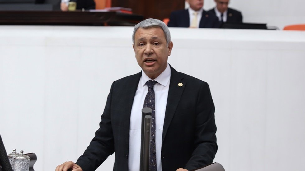 Montaj siyaseti yapanlar, ekonomide &uuml;lkeyi u&ccedil;uruma s&uuml;r&uuml;kl&uuml;yor