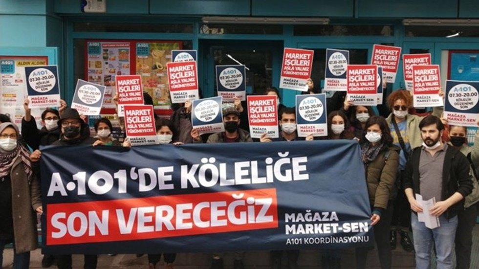 A-101 emek&ccedil;ilerinden &ldquo;12 saat &ccedil;alışacaksınız&rdquo; dayatmasına karşı eylem