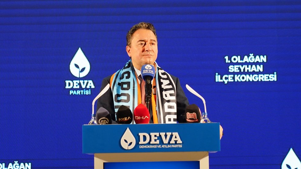 Babacan: &ldquo;İki kelimeyle &uuml;lke rahatlar&rdquo;