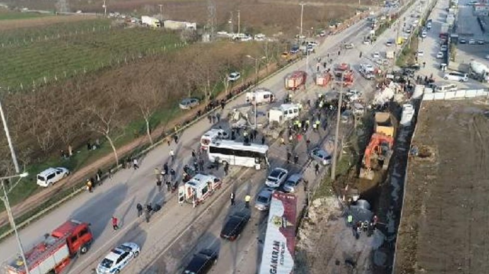 Bursa'da korkun&ccedil; kaza: &Ouml;l&uuml; ve yaralılar var