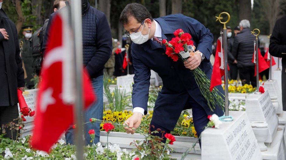 &Ccedil;anakkale Şehitleri İstanbul&rsquo;da Edirnekapı Şehitliği&rsquo;nde anıldı