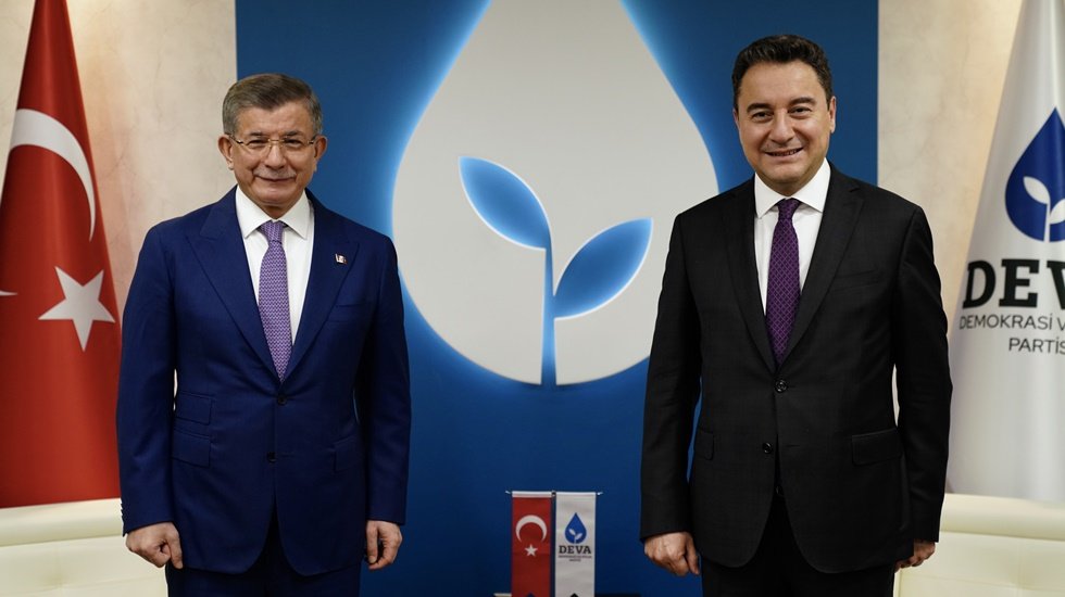 &ldquo;Cumhurbaşkanının yaptığı hataların bedelini millet &ouml;d&uuml;yor&rdquo;