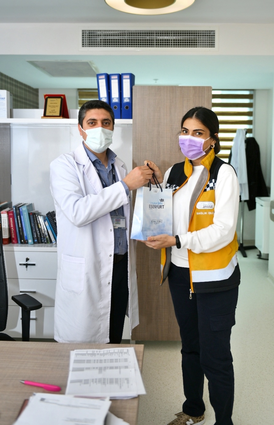 https://yenisoluk.com/uploads/2021/03/esenyurt sağlık çalışanı 3
