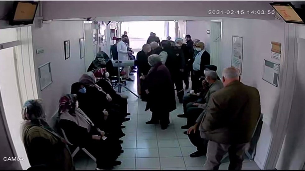 Hala aşı randevusu almamış &ccedil;ok sayıda yurttaş var