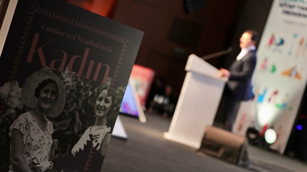 İmamoğlu: &ldquo;Kadın cinayetlerini konuşmaktan utan&ccedil; duyuyorum&rdquo;