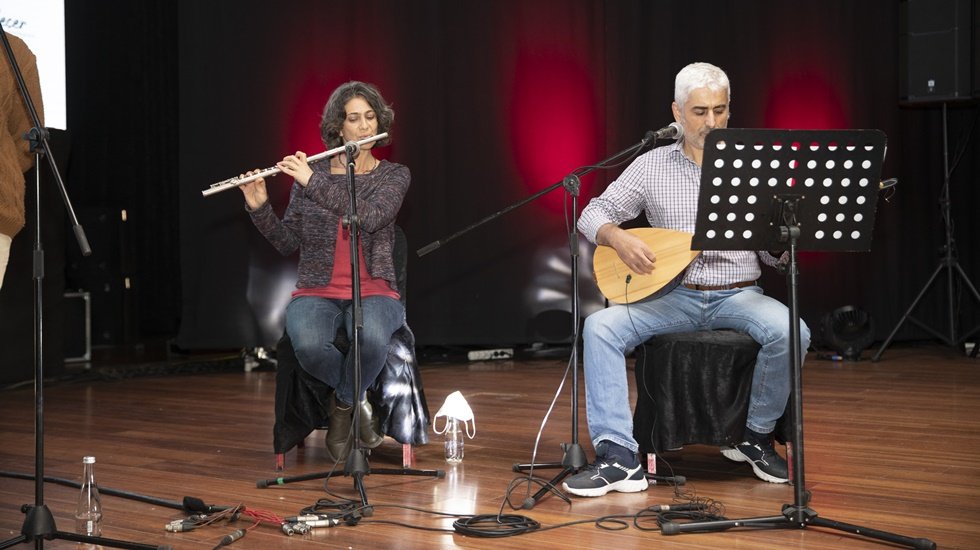 Mersin B&uuml;y&uuml;kşehir&rsquo;in konserinde bu defa hekimler sahne aldı