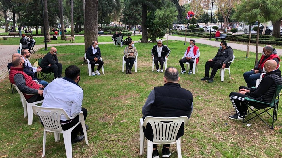 Peki bunlar ne yapsın? &ldquo;Maaşları yok, sosyal g&uuml;venceleri yok, meslek tanımları yok!&rdquo;