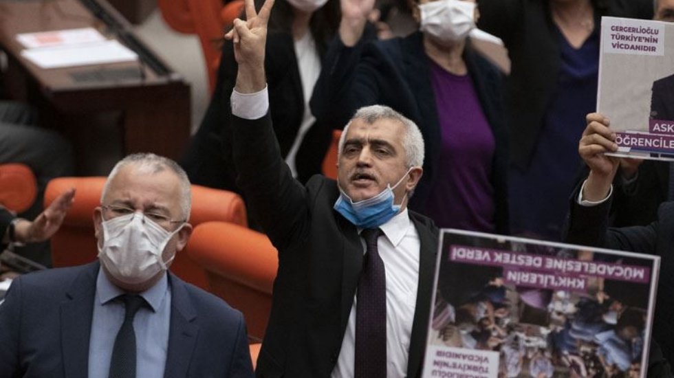 TBMM'de 'Darbeci AKP' sloganları