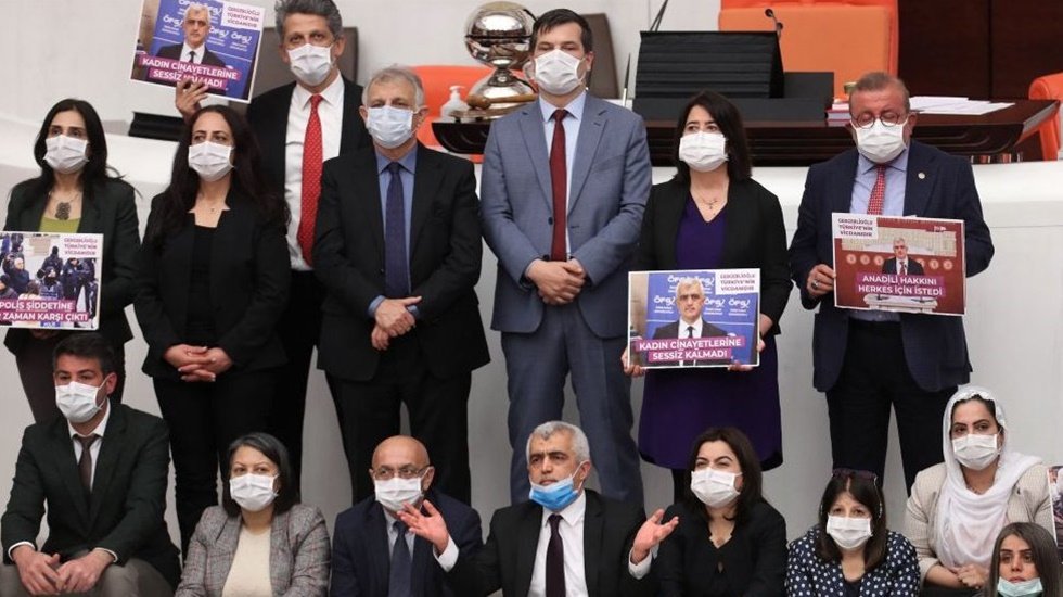 T&uuml;rkiye&rsquo;de bug&uuml;ne kadar hangi partilere kapatma davası a&ccedil;ıldı?