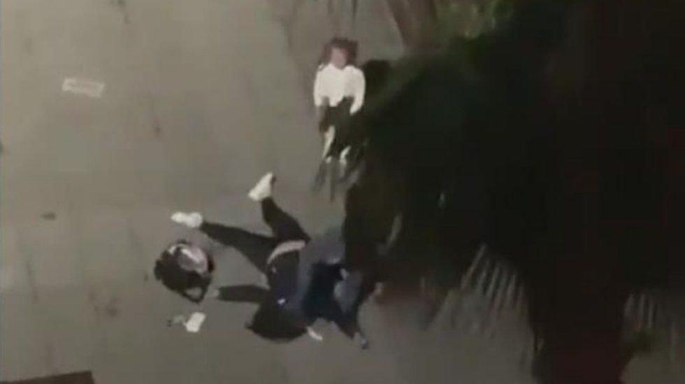 Yer Samsun! K&uuml;&ccedil;&uuml;k kızının &ccedil;ığlıklarıyla birlikte eski eşini &ouml;ld&uuml;resiye d&ouml;vd&uuml;!