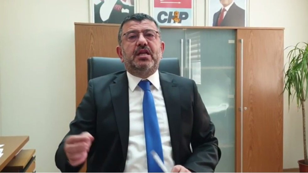 Ağbaba: "Yunanistan Başbakanı &ouml;z&uuml;r diledi, bizim bakanlar &uuml;lkeyi rezil etti"